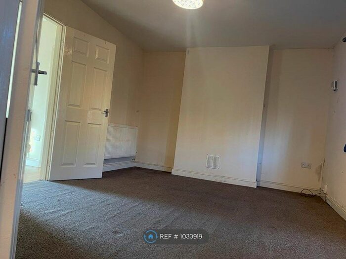 3 Bedroom End Of Terrace House To Rent In Bede Road, Nuneaton, CV10