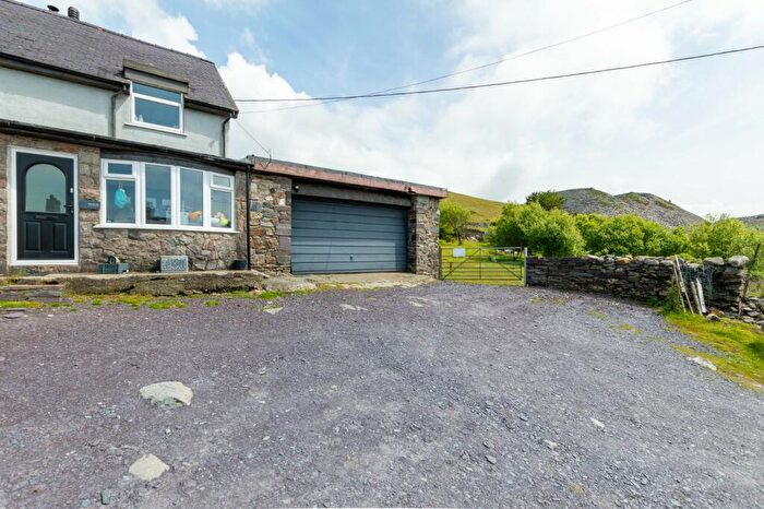 2 Bedroom Terraced House For Sale In Rhosgadfan, Gwynedd, LL54