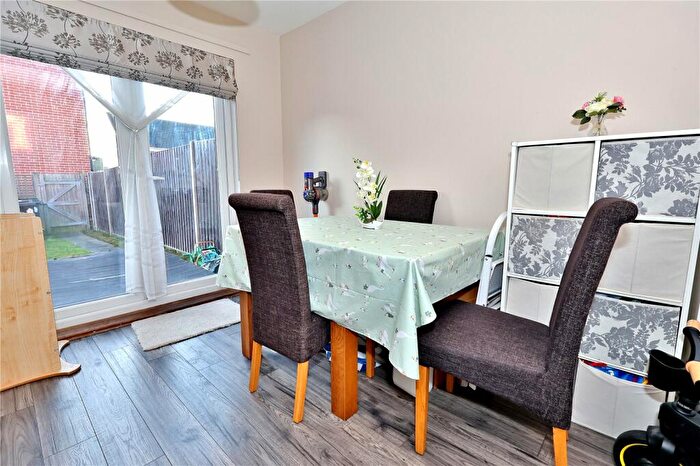 3 Bedroom Terraced House For Sale In Baynton Road, Woking, Surrey, GU22
