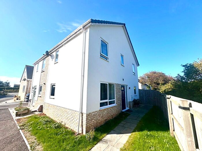 3 Bedroom Semi-detached House For Sale In Capstan Drive, Highbridge, Somerset, TA9