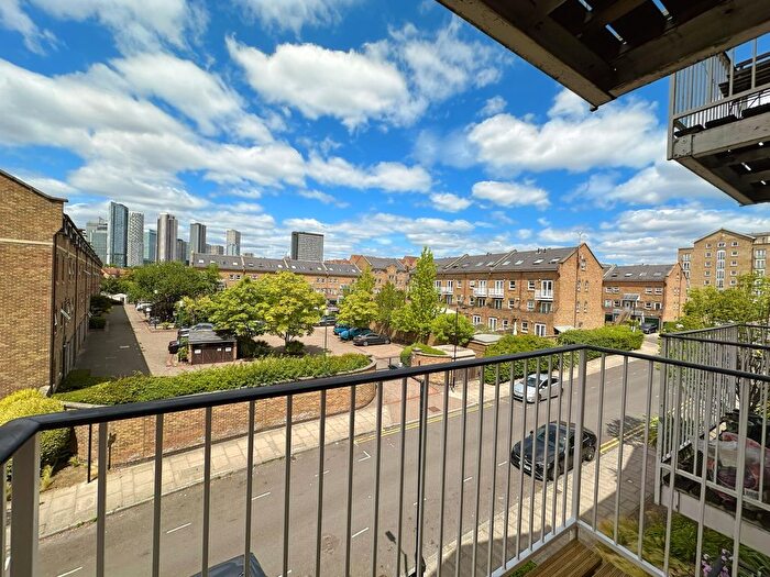 2 Bedroom Flat To Rent In Fawley Lodge, Millennium Drive, Isle Of Dogs, E14