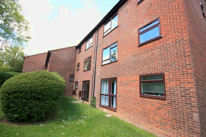 2 Bedroom Apartment To Rent In Merrow, GU4