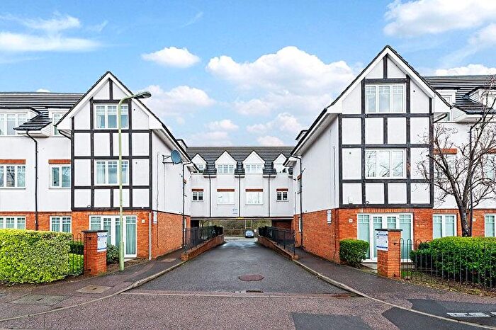 2 Bedroom Apartment For Sale In Caledonia Court, Great North Way, Hendon, NW4