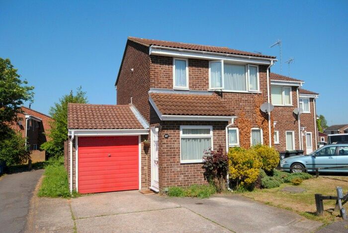 3 Bedroom Detached House To Rent In Ross Close, Saffron Walden, Essex, CB11