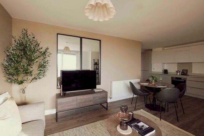 3 Bedroom Apartment To Rent In Monkbridge House, The Junction, Whitehall, Leeds, West Yorkshire, LS12