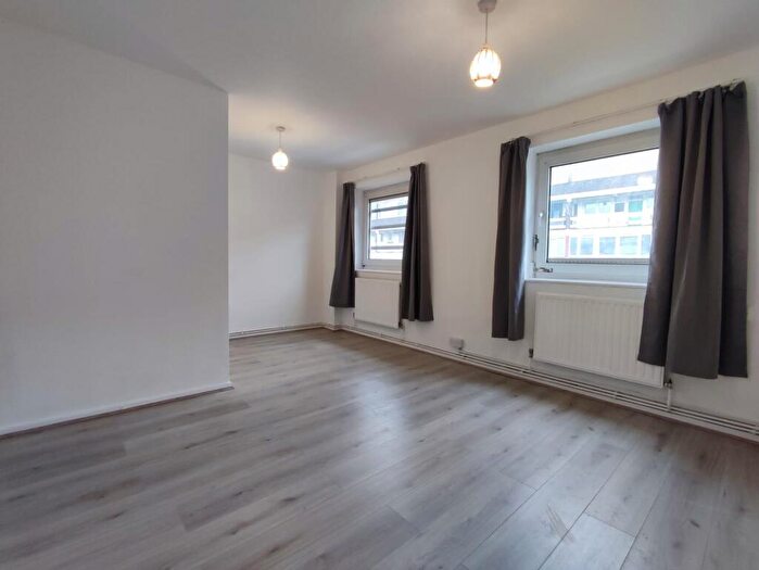 1 Bedroom Flat To Rent In Celandine Close, London, E14