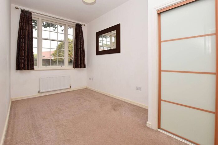 2 Bedroom Flat To Rent In Bridge Road, Hunton Bridge, Watford, Hunton Bridge, WD4