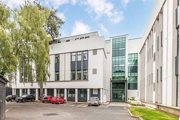 2 Bedroom Flat To Rent In Littleworth Road, Esher, KT10