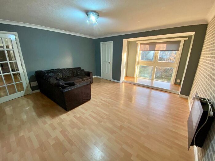 1 Bedroom Apartment To Rent In Overton Crescent, Denny, Stirling, FK6