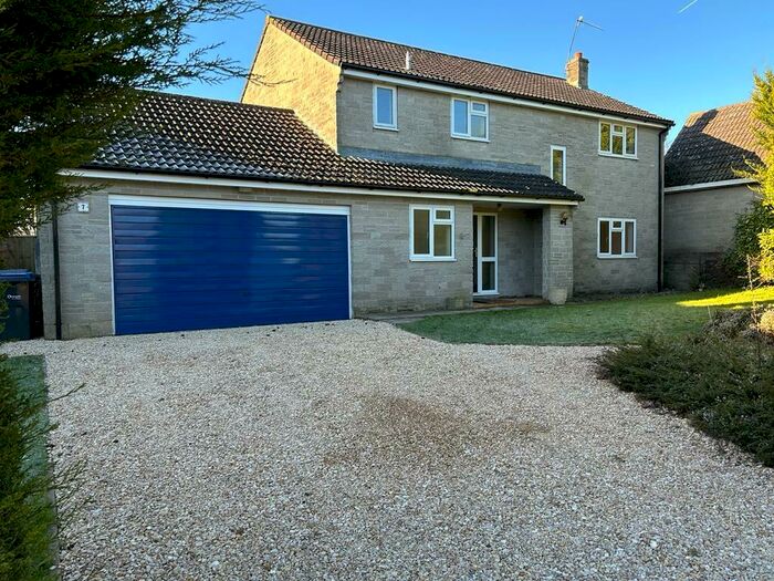 4 Bedroom House For Sale In Walnut Close, Sutton Veny, Sutton Veny, BA12