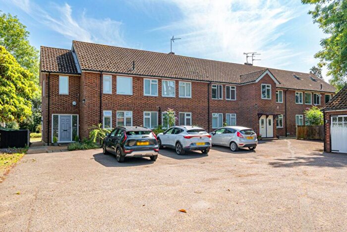 2 Bedroom Maisonette For Sale In Glyn Drive, Sidcup, DA14