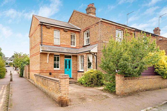 3 Bedroom Semi-detached House For Sale In Tamworth Road, Hertford, SG13