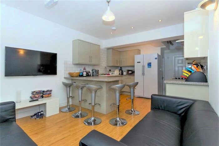 6 Bedroom Terraced House To Rent In Dawlish Road, Selly Oak, Birmingham, B29