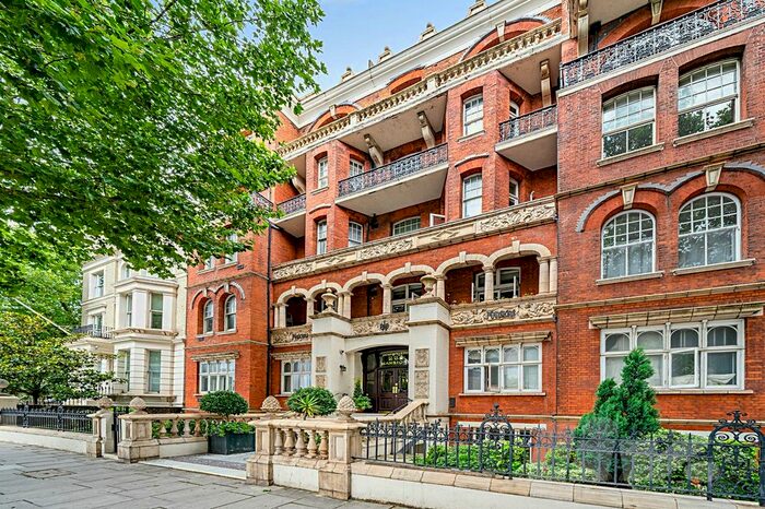 1 Bedroom Flat To Rent In Moscow Mansions, Cromwell Road, Earls Court, SW5
