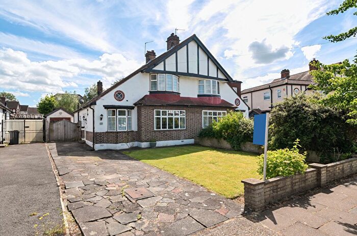 3 Bedroom Semi-detached House For Sale In Park Avenue, Orpington, BR6