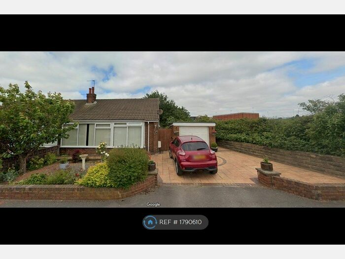 2 Bedroom Bungalow To Rent In Woodkirk Grove, Wakefield, WF3