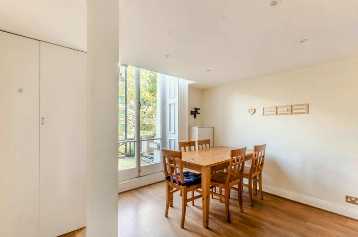 2 Bedroom Flat To Rent In Cromwell Road, South Kensington, London, SW5