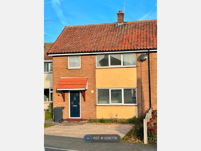 3 Bedroom Semi-Detached House To Rent In Carr Lane, Doncaster DN11