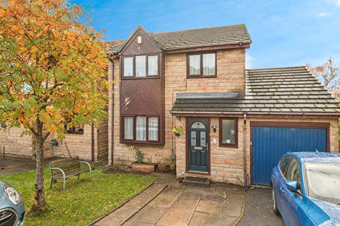 3 Bedroom Detached House For Sale In Park Hill, Huddersfield, HD2
