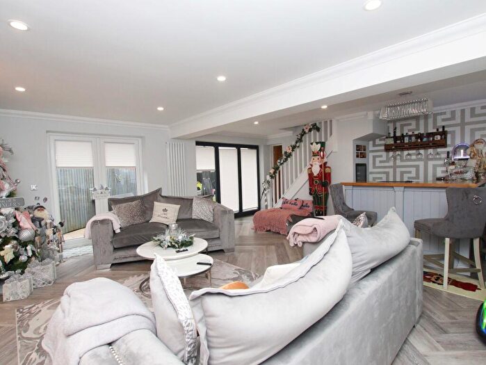 5 Bedroom Detached House For Sale In Heol Faenor, Beddau, CF38