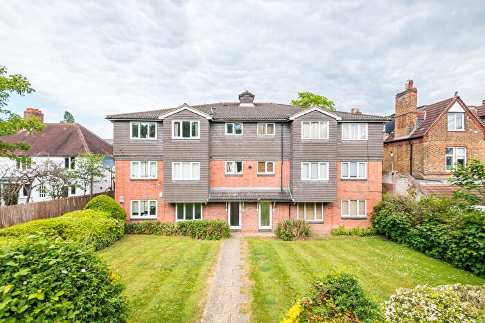2 Bedroom Flat For Sale In Auckland Road, London, SE19