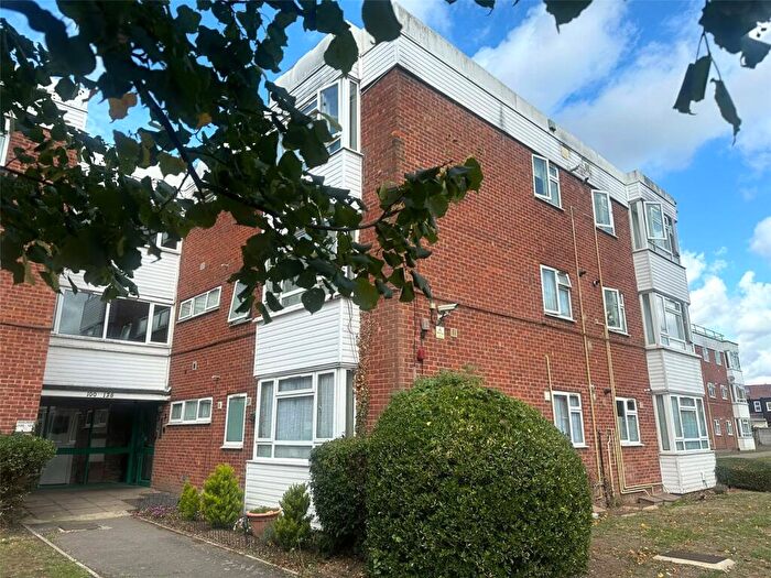 1 Bedroom Flat For Sale In Crown Meadow, Colnbrook, Slough, Berkshire, SL3