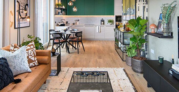 2 Bedroom Flat To Rent In Aberfeldy Village, Heron Wharf, E14