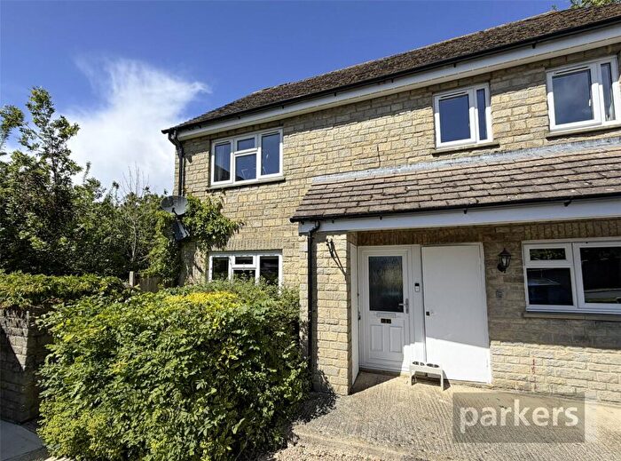 2 Bedroom Apartment For Sale In Wadards Meadow, Witney, Oxfordshire, OX28