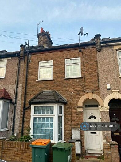 3 Bedroom Maisonette To Rent In Western Road, London, E13