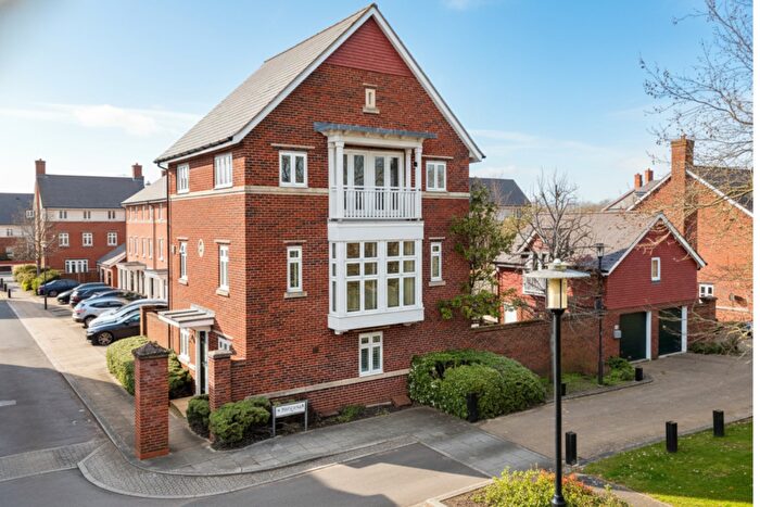5 Bedroom Detached House For Sale In Barn Croft Drive, Lower Earley, RG6