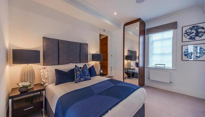 3 Bedroom Flat To Rent In Rainville Road, London, W6