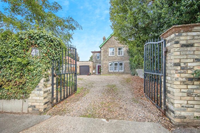 3 Bedroom Semi Detached House For Sale In Crabbe Street, Ipswich, IP4