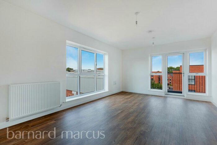 2 Bedroom Apartment To Rent In Rayon Close, New Mill Quarter, Hackbridge, SM6