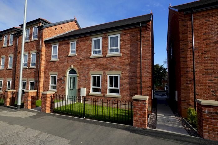 2 Bedroom Flat To Rent In Preston Road, Standish, Wigan WN6