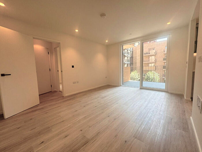 1 Bedroom Apartment To Rent In Barnacle House, Hemlock Street, London, E14