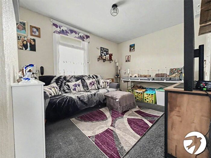 3 Bedroom Terraced House For Sale In Connaught Road, Chatham, Kent, ME4