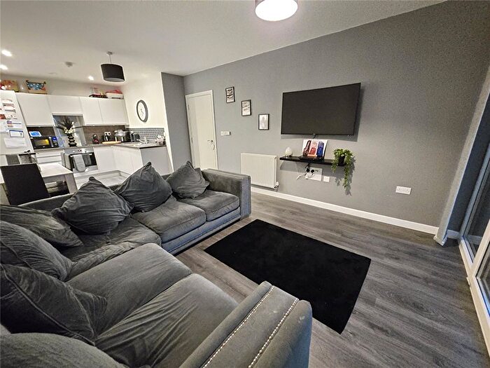 2 Bedroom Flat For Sale In Carnation Gardens, Hayes, Greater London, UB3