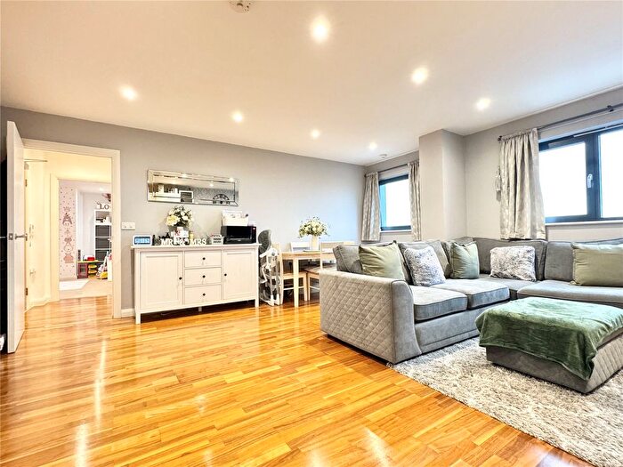 2 Bedroom Flat For Sale In Horizon House, Azalea Drive, Swanley, BR8