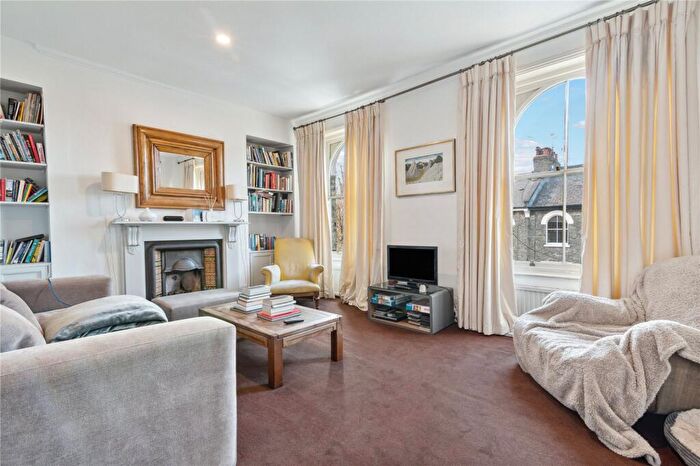 2 Bedroom Maisonette To Rent In Richmond Crescent, Barnsbury, N1