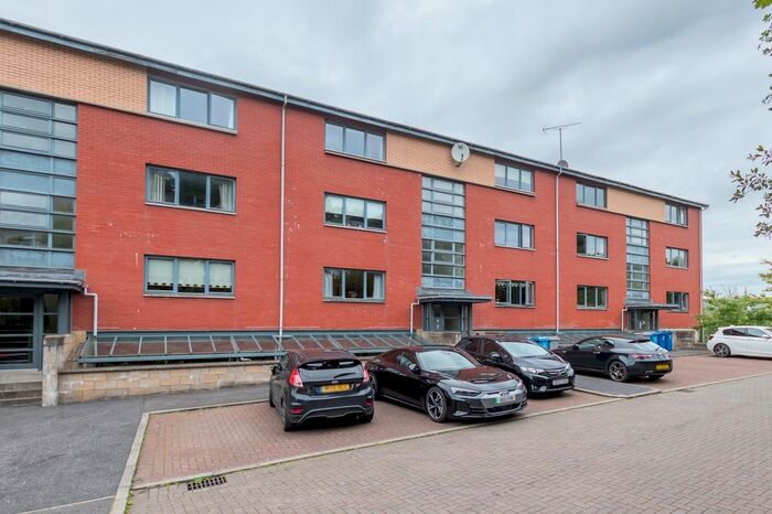 2 Bedroom Flat To Rent In Bellwood Street, Shawlands, Glasgow, G41