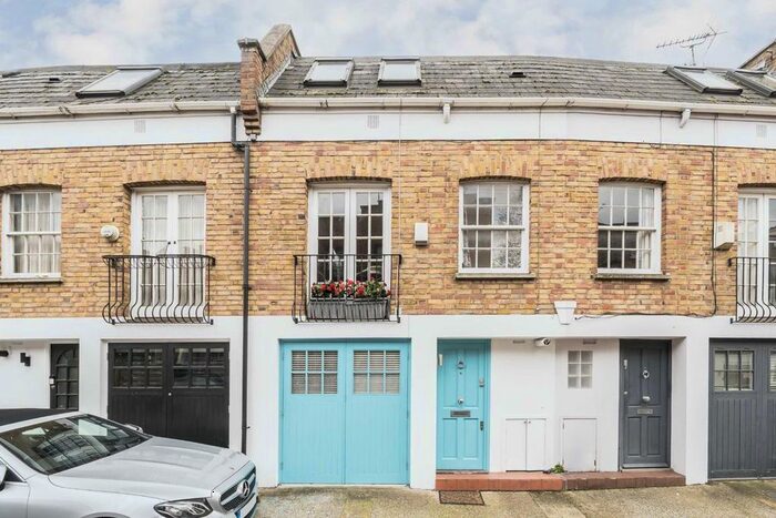 2 Bedroom Property To Rent In Royal Crescent Mews, London, W11