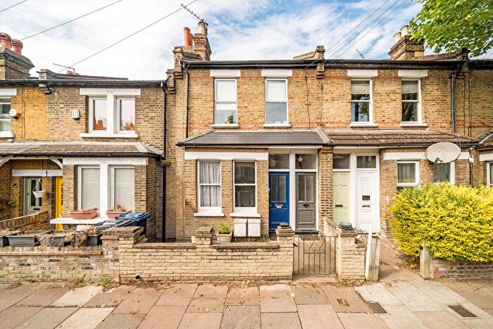 1 Bedroom Flat For Sale In Grosvenor Road, Hanwell, W7