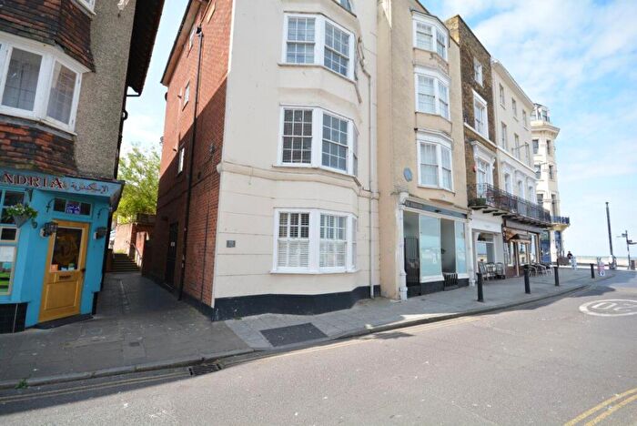 1 Bedroom Flat To Rent In The Parade, Margate, CT9
