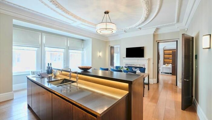 3 Bedroom Flat To Rent In Duke Street, London, W1K