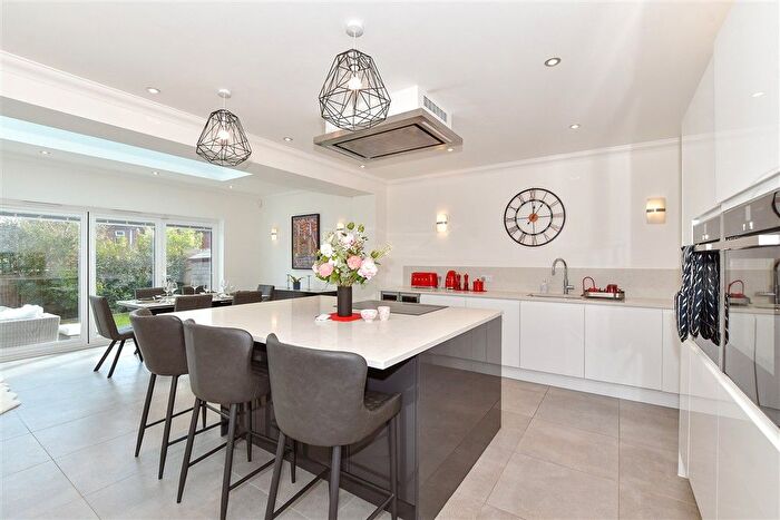 4 Bedroom Semi Detached House For Sale In St. John's Road, Tunbridge Wells, Kent, TN4