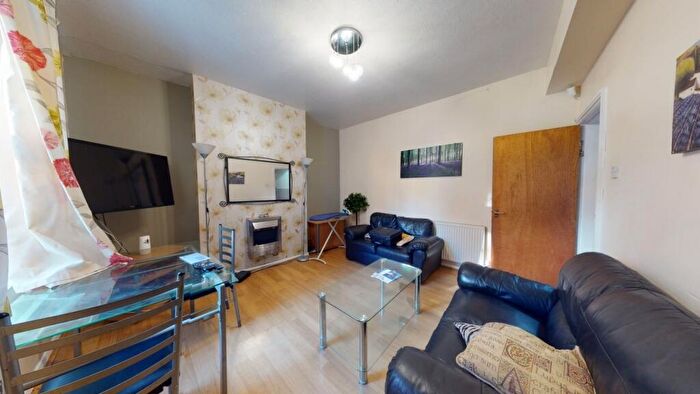 4 Bedroom House To Rent In Grimsby Terrace, Nottingham, NG3