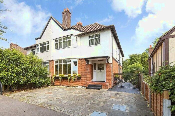 6 Bedroom Semi-Detached House To Rent In Kingston Road, Romford, RM1