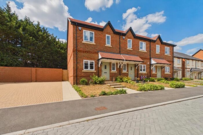 3 Bedroom End Of Terrace House To Rent In Woodward Lane, Warfield, Berkshire, RG42