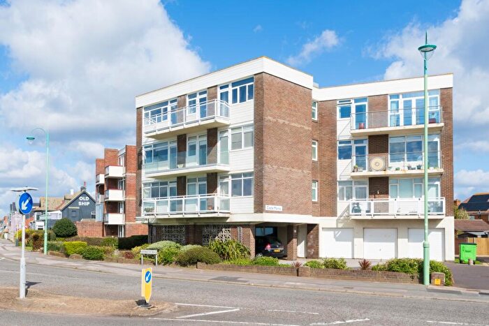 2 Bedroom Apartment For Sale In Castle Marina, Marine Parade East, Lee-on-the-Solent, Hampshire, PO13
