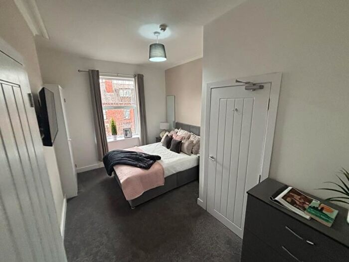 1 Bedroom Flat To Rent In Brentwood Grove, Armley, Leeds, LS12